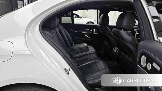 Mercedes-Benz E-Class W213 2022 Белый из Кореи, фото 3