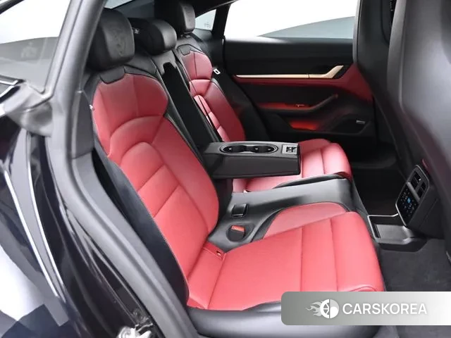 Porsche Taycan 2025 Черный из Кореи, фото 3