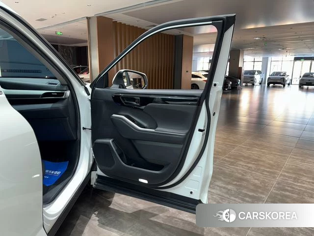 Toyota Highlander 2023 Белый из Китая, фото 3