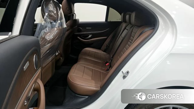 Mercedes-Benz E-Class W213 2023 Белый из Кореи, фото 3