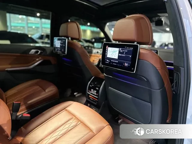 BMW X7 (G07) 2022 Белый из Кореи, фото 3