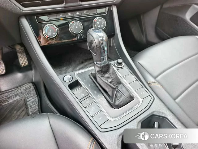Volkswagen Bora 2024 Белый из Китая, фото 3