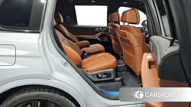 BMW X7 (G07) 2025 Серый из Кореи, фото 3