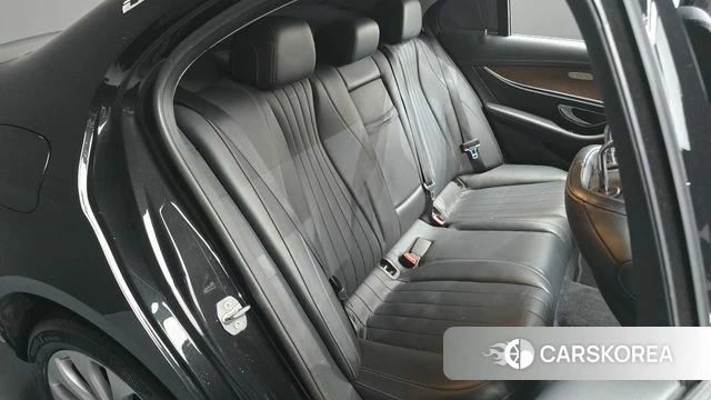 Mercedes-Benz E-Class W213 2018 Черный из Кореи, фото 3