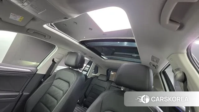 Volkswagen Tiguan second Generation 2023 Белый из Кореи, фото 3