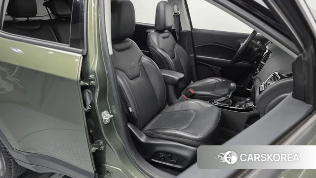 Jeep Compass 2nd Generation 2019 Светло-зеленый из Кореи, фото 3