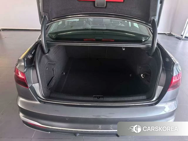Audi A4L 2021 Темно-серый из Китая, фото 3