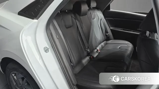 Hyundai The New Avante (CN7) 2024 Белый из Кореи, фото 3