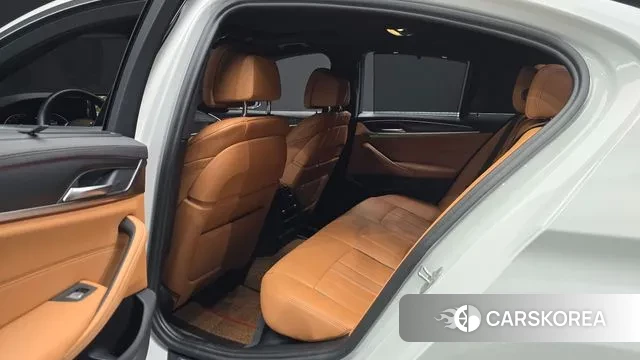 BMW 5 Series (G30) 2022 Белый из Кореи, фото 3