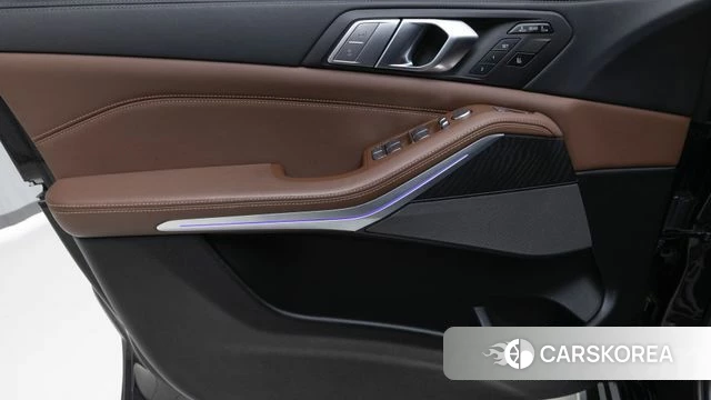 BMW X7 (G07) 2022 Черный из Кореи, фото 3