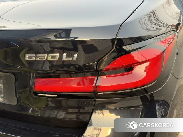 BMW 5 series 2021 Черный из Китая, фото 3