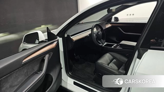 Tesla Model Y 2023 Белый из Кореи, фото 3