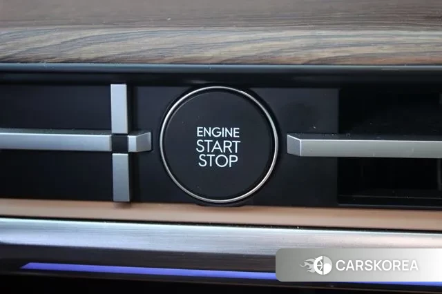 Hyundai Santa Fe (MX5) 2024 Серый из Кореи, фото 3