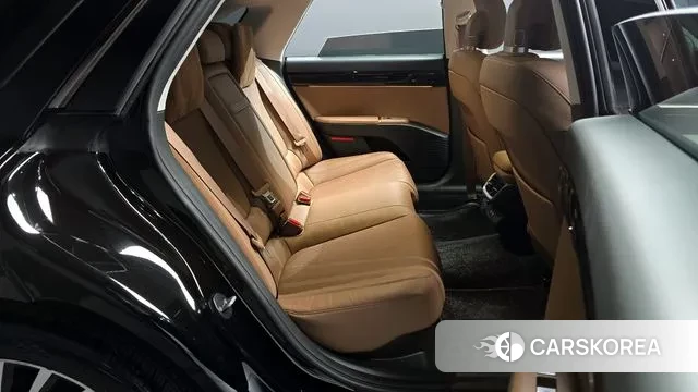 Hyundai Grandeur Hybrid (GN7) 2023 Черный из Кореи, фото 3