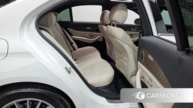 Mercedes-Benz E-Class W213 2021 Белый из Кореи, фото 3