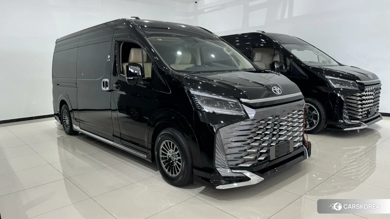 Toyota Hiace 2026 Черный из Китая, фото 3