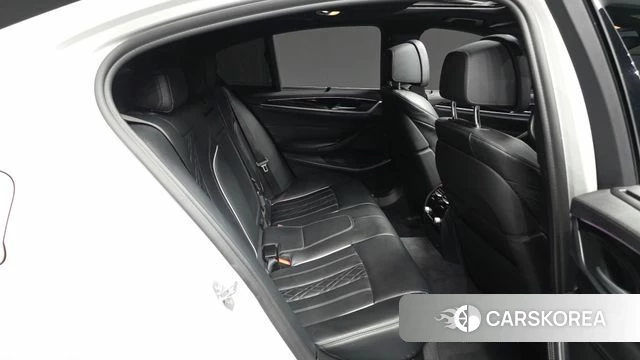 BMW 5 Series (G30) 2019 Белый из Кореи, фото 3