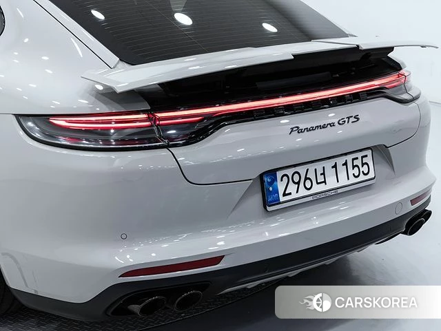 Porsche Panamera (971) 2022 Жемчужный цвет из Кореи, фото 3