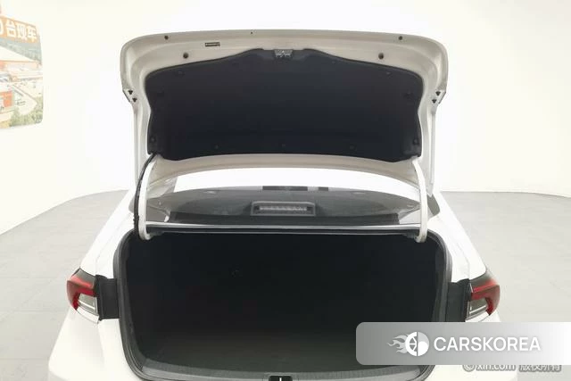 Toyota Corolla 2022 Белый из Китая, фото 3
