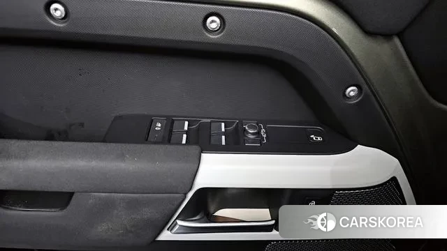 Land Rover Defender (L663) 2021 Зеленый из Кореи, фото 3