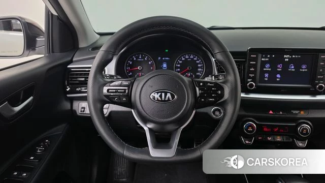 Kia Stonic 2018 Белый из Кореи, фото 3