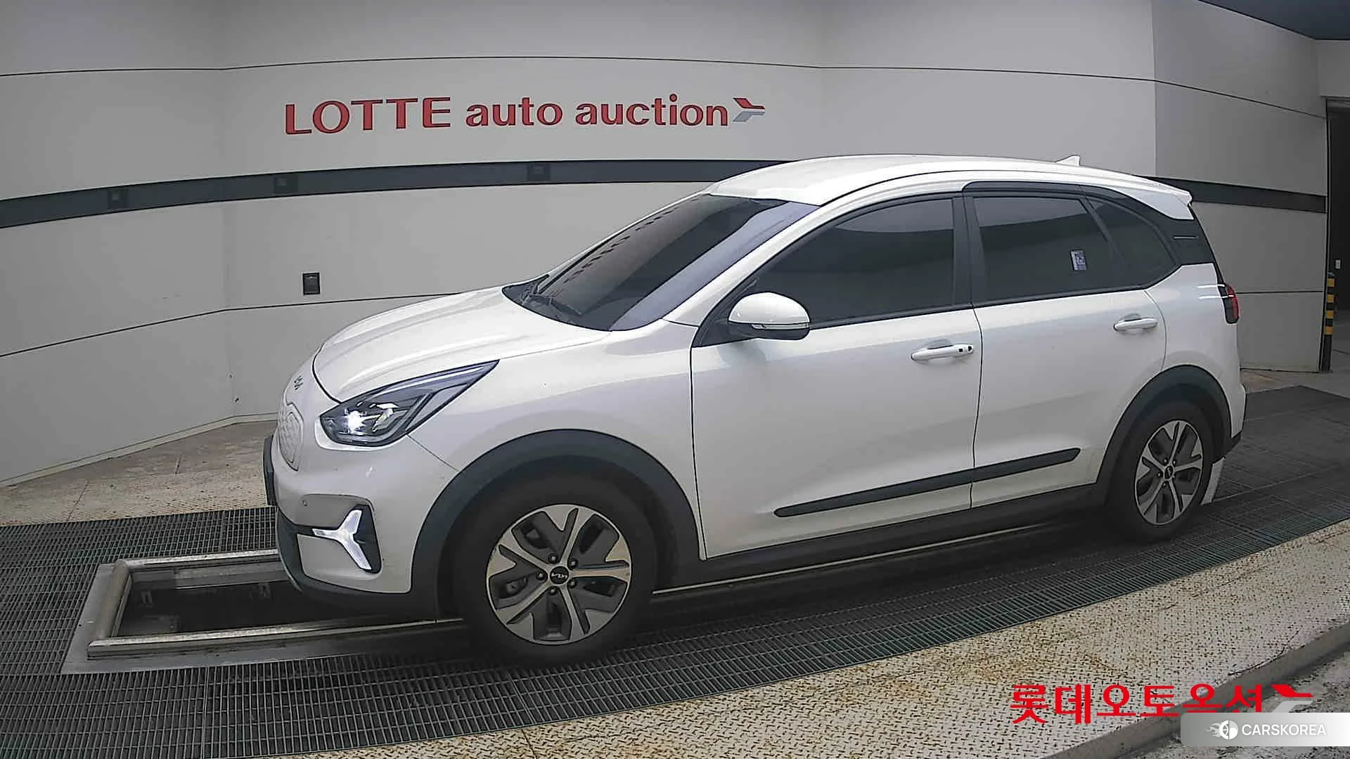Kia Niro Plus 2023 Clear White из Кореи, фото 3