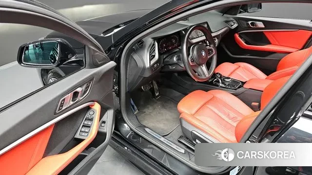 BMW 1 Series (F40) 2022 Черный из Кореи, фото 3