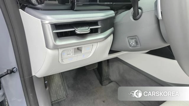 Hyundai Grandeur (GN7) 2024 Светло-серебряный цвет из Кореи, фото 3