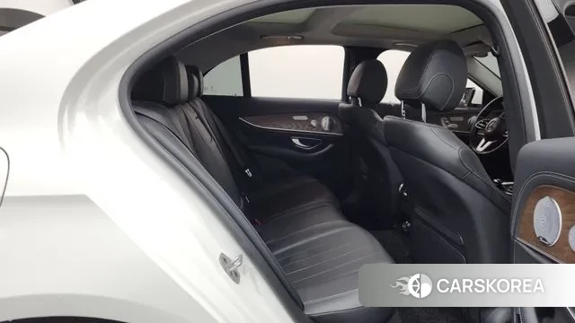 Mercedes-Benz E-Class W213 2019 Белый из Кореи, фото 3