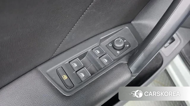 Volkswagen Tiguan second Generation 2019 Белый из Кореи, фото 3