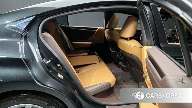 Lexus ES300h 7th generation 2018 Черный из Кореи, фото 3