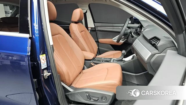 Audi Q3 (F3) 2025 Синий из Кореи, фото 3