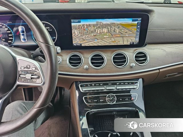 Mercedes-Benz E-Class W213 2019 Серебристо-серый из Кореи, фото 3