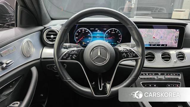 Mercedes-Benz E-Class W213 2021 Серый из Кореи, фото 3