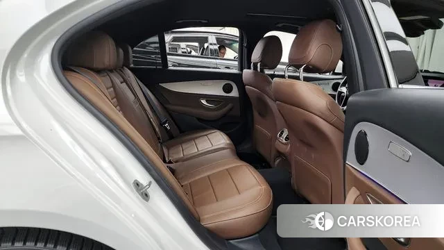 Mercedes-Benz E-Class W213 2021 Белый из Кореи, фото 3