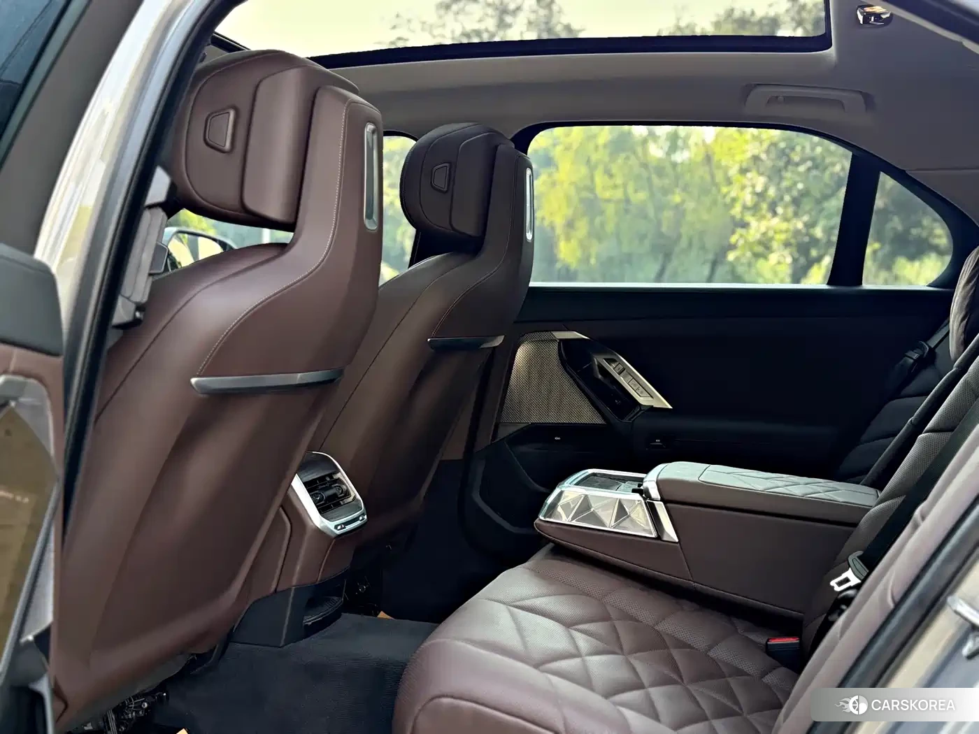 BMW 7 series 2024 Silver/gray из Китая, фото 3