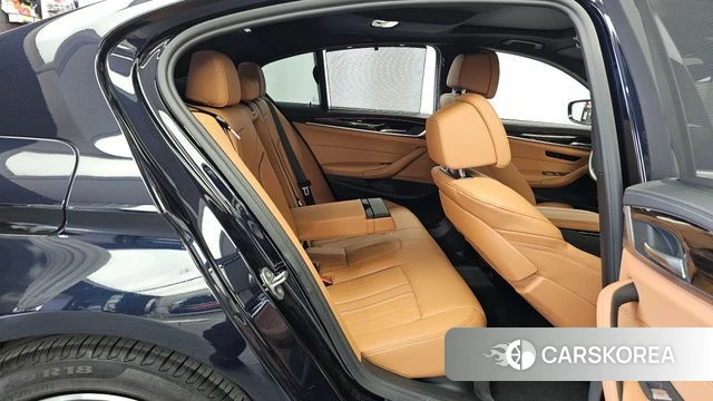 BMW 5 Series (G30) 2022 Черный из Кореи, фото 3