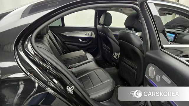 Mercedes-Benz E-Class W213 2019 Черный из Кореи, фото 3