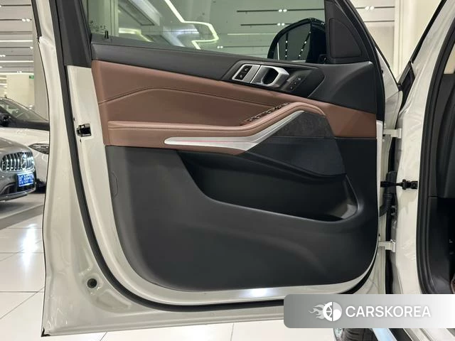 BMW X5 (imported) 2022 Черный из Китая, фото 3