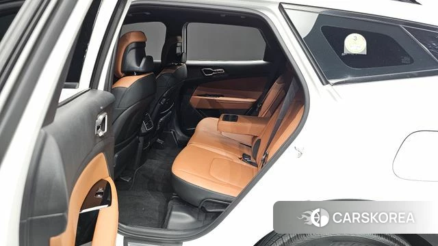 Kia Sportage 5th Generation 2023 Белый из Кореи, фото 3