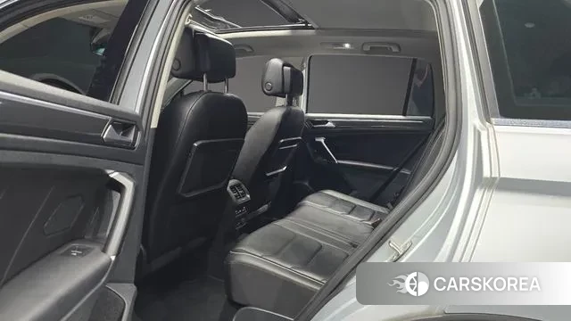 Volkswagen Tiguan second Generation 2018 Серебристо-серый из Кореи, фото 3