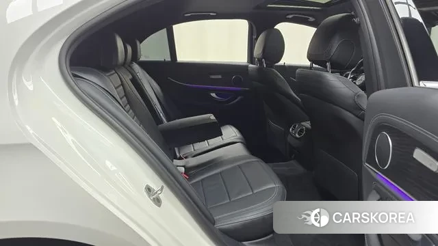 Mercedes-Benz E-Class W213 2020 Белый из Кореи, фото 3