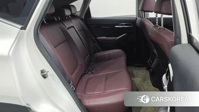 Kia Seltos 2022 Белый из Кореи, фото 3