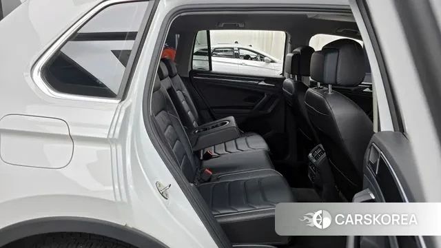 Volkswagen Tiguan second Generation 2022 Белый из Кореи, фото 3