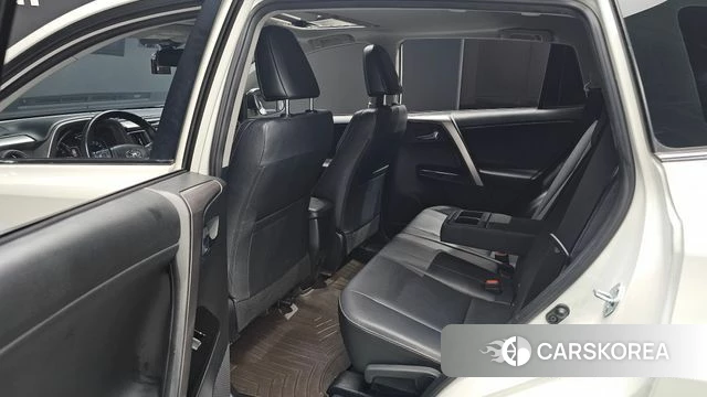 Toyota RAV4 2018 Белый из Кореи, фото 3