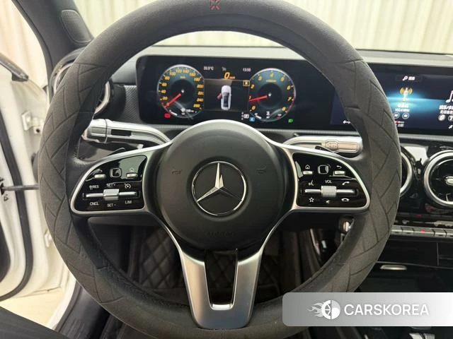 Mercedes-Benz Class A 2022 Белый из Китая, фото 3