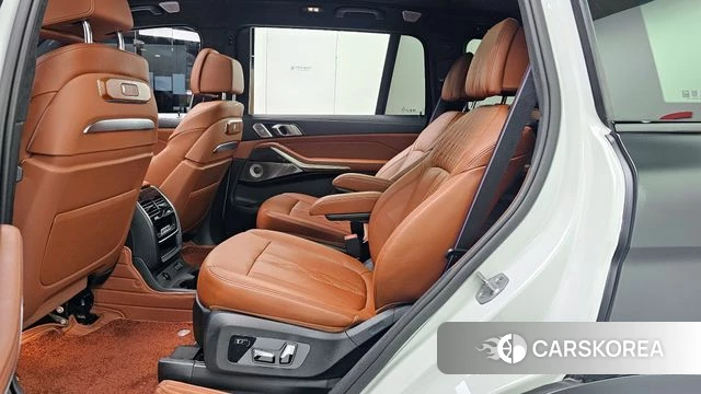 BMW X7 (G07) 2024 Черный из Кореи, фото 3