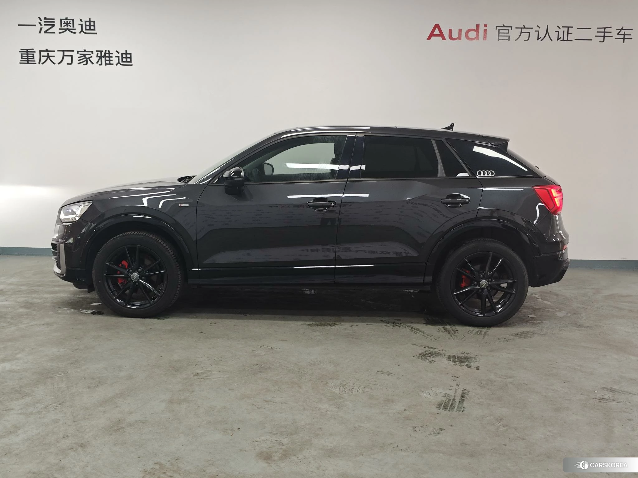 Audi Q2L 2021 Темно-серый из Китая, фото 3