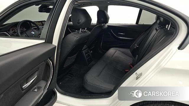 BMW 3 Series (F30) 2018 Белый из Кореи, фото 3