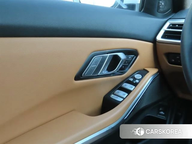 BMW 3 Series (G20) 2025 Белый из Кореи, фото 3